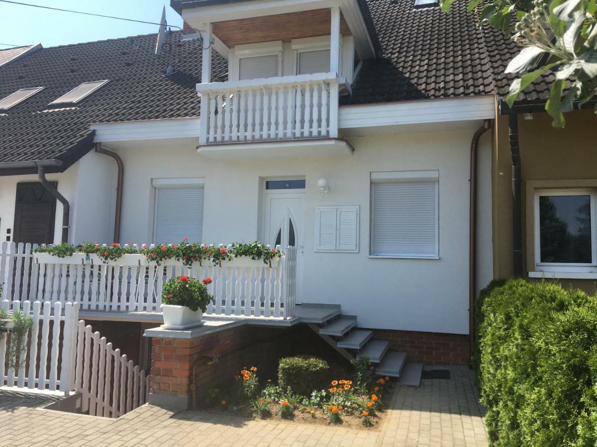 Beta Apartman Bük Esterno foto
